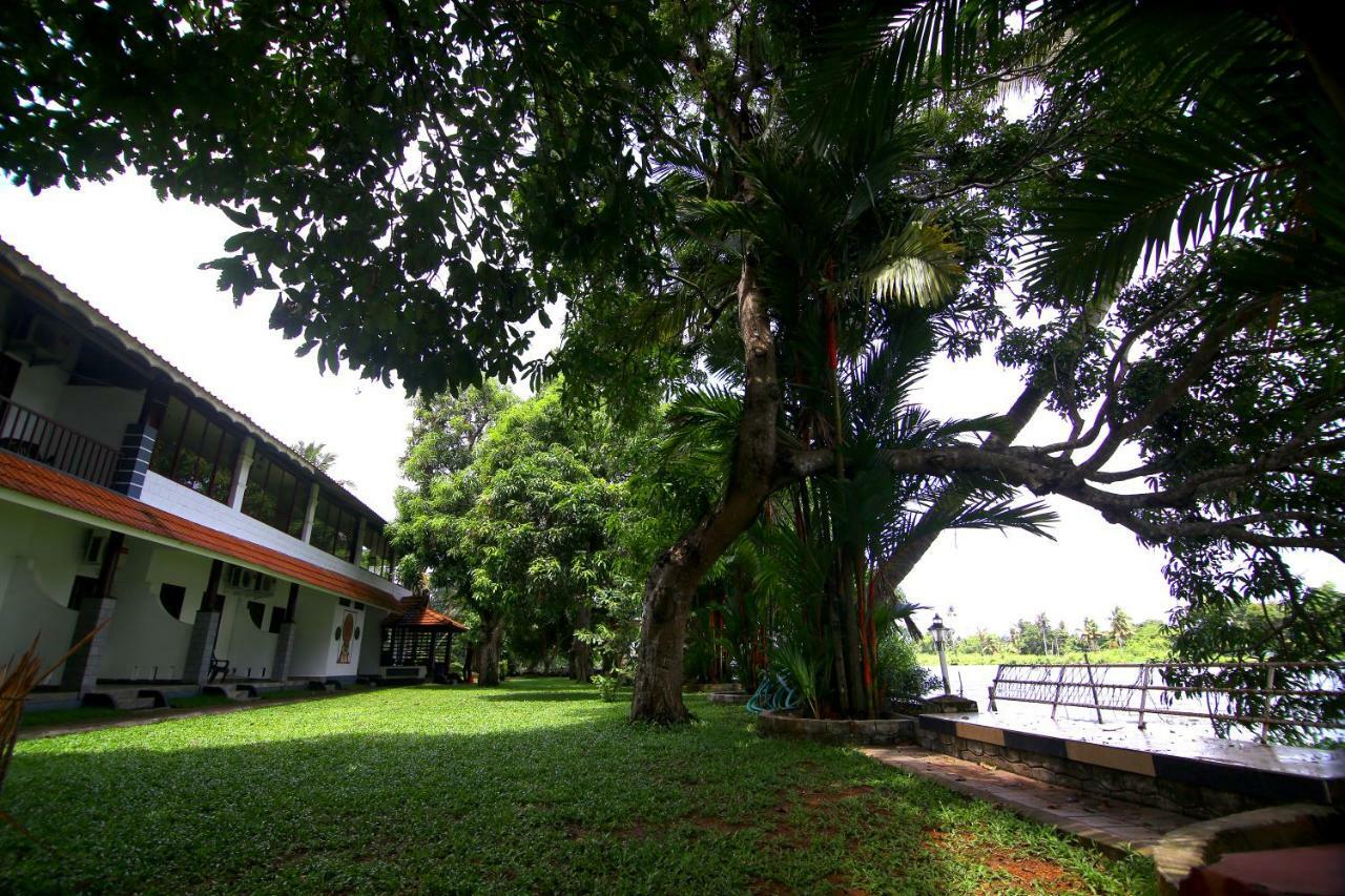 Green Palace Ayurveda Resort, Alleppey Alappuzha Екстериор снимка